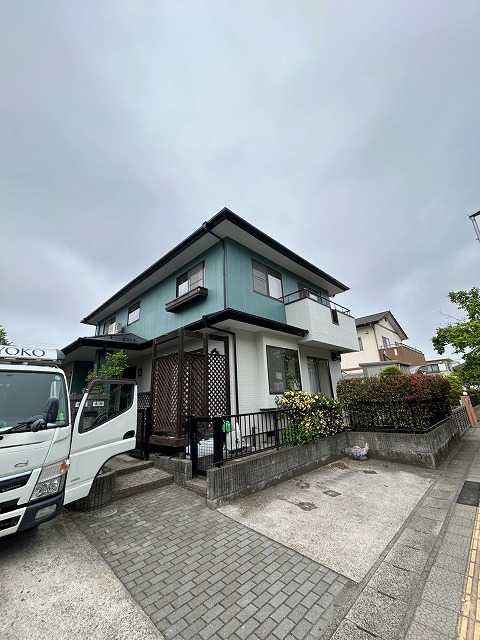 仙台市泉区で屋根塗装・外壁塗装、屋根全体の色あせと玄関まわりの目地劣化を整えたビフォーアフター